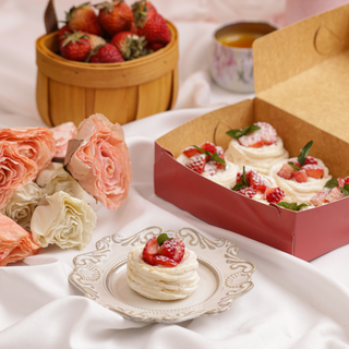 MINI STRAWBERRY PAVLOVA (Seasonal) Box of 12 - Thumbnail 2