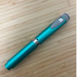 REUSABLE PEN COMBO (includes 5 cartridges and 10 pen needles) 