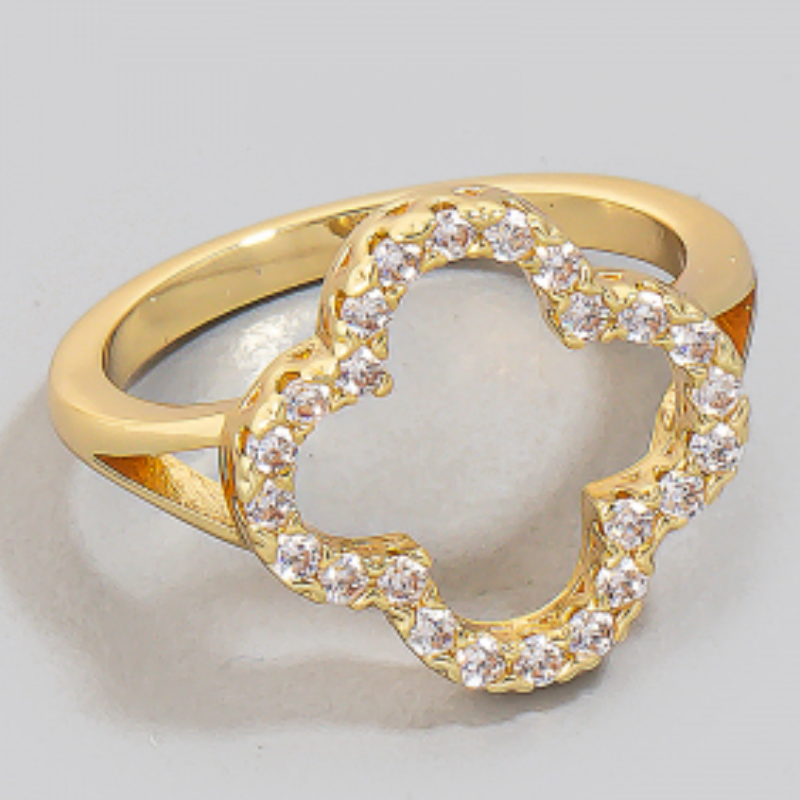 Q56- Cubic Zirconia Pave Clover Band Ring Main Image