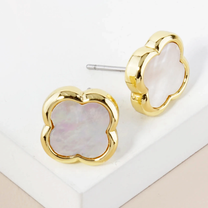 Q17-13mm Brass Quatrefoil Button Stud Earrings - Thumbnail (Preview) 3