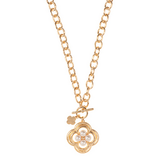 Q50-Pearl & Clover Pendant Necklace