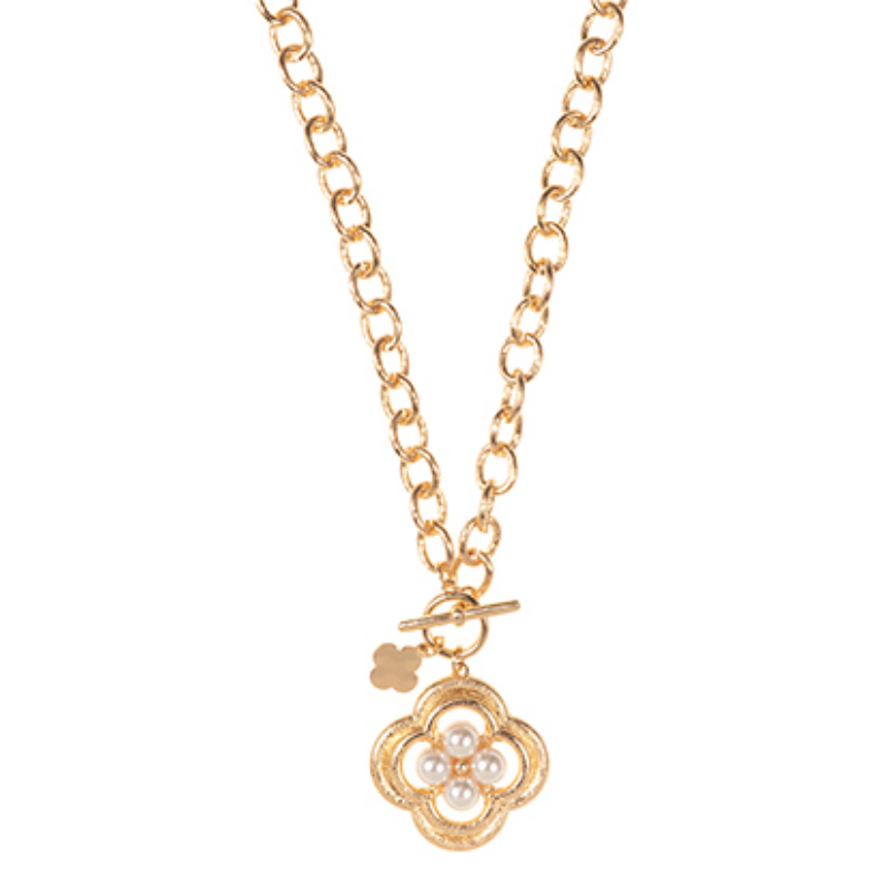 Q50-Pearl & Clover Pendant Necklace Main Image