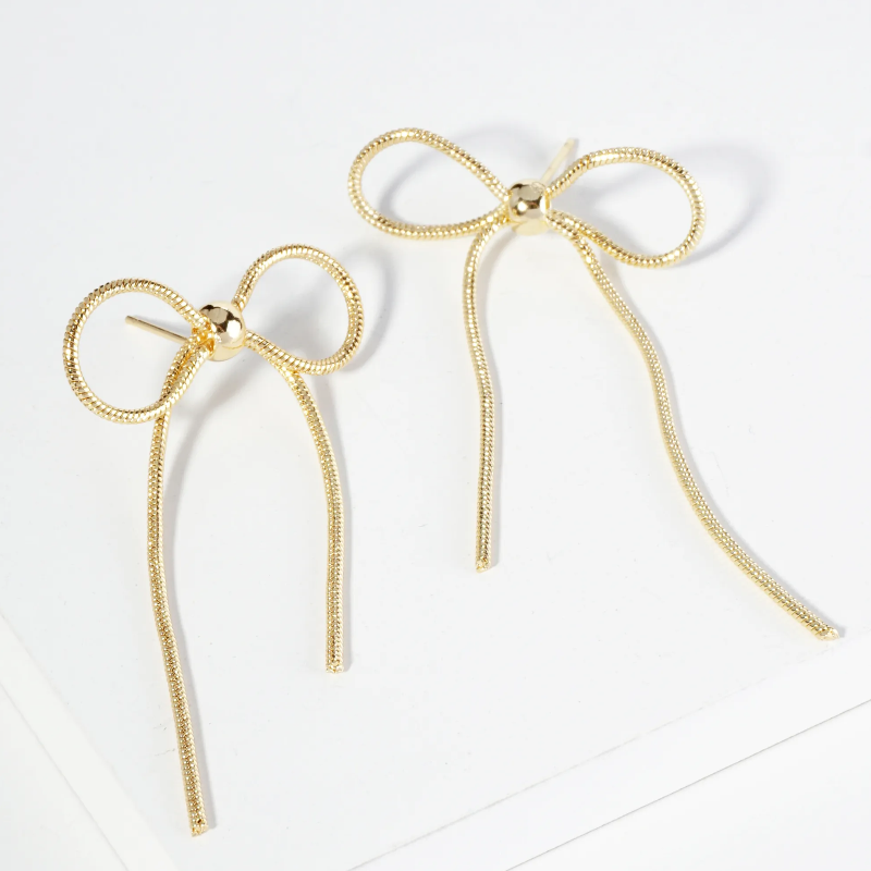 Y22-18K Gold Dipped Brass Snake Chain Ribbon Bow Drop Post Earrings Main Image