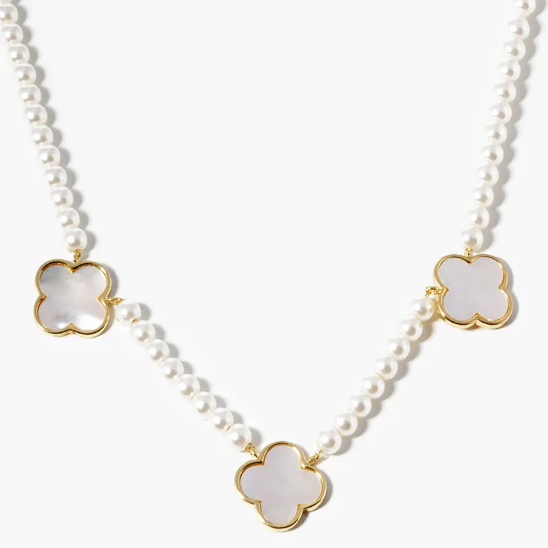 Q4-18k gold dipped 12mm mother of pearl quatrefoil pendant necklace Main Image