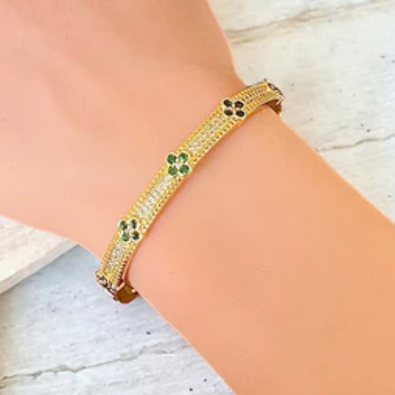 M74- Gilded Clover: Classic Bangle Bracelet - Thumbnail (Preview) 3