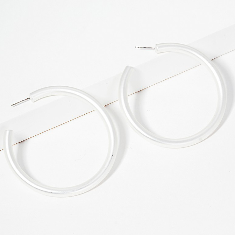 CL28-50mm Bold Brass Hollow Hoop Earrings - Thumbnail (Preview) 3