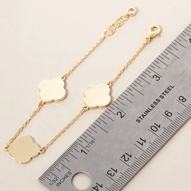 Q9-18K Gold Dipped Three Brass Quatrefoil Chain Bracelet - Thumbnail (Preview) 3