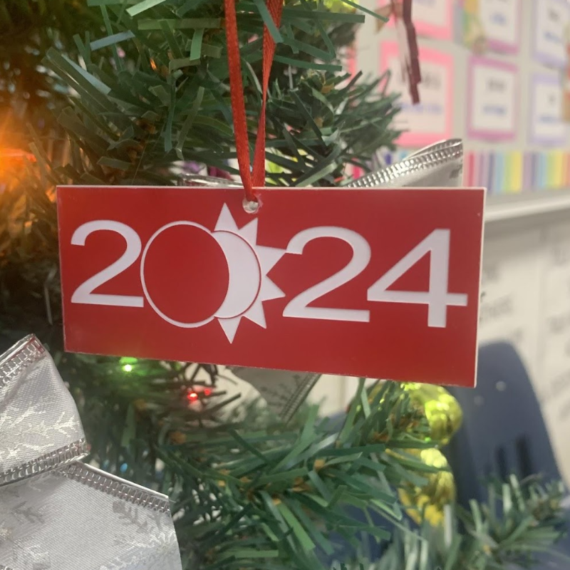 Eclipse (3.50L x 1.50H)