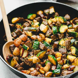 BEEF AND ZUCCHINI SKILLET 