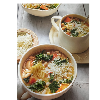 CREAMY WHITE BEAN, ARTICHOKE, ANS KALE SOUP WITH CHICKEN (YUMMY IN MY TUMMY)