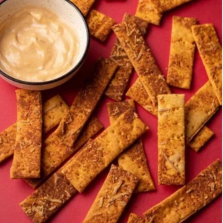 Baked Pizza Sticks with Cheesy Jalapeño Dip (80g)