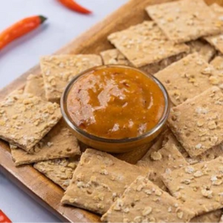 Oats Crackers with Hot Aioli Dip (65g)