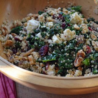 Massaged Kale with Quinoa Crunch 🌱