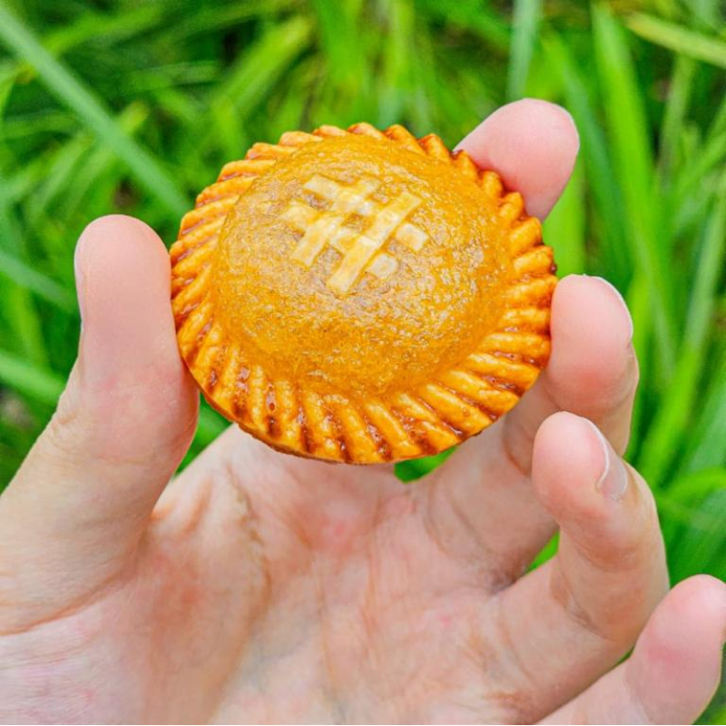 Melaka Nyonya Pineapple tarts (19pcs) - Thumbnail (Preview) 2