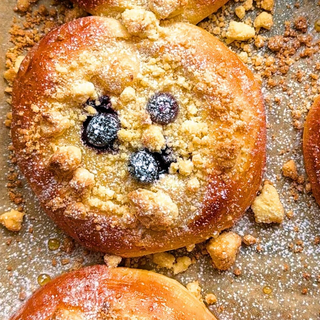 Blueberry/Lemon Crumble Brioche Buns 