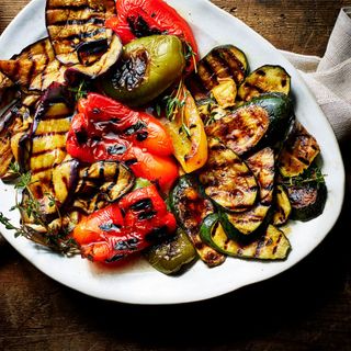 Antipasti: Zucchini, Red Onions, Peppers (1Kg)