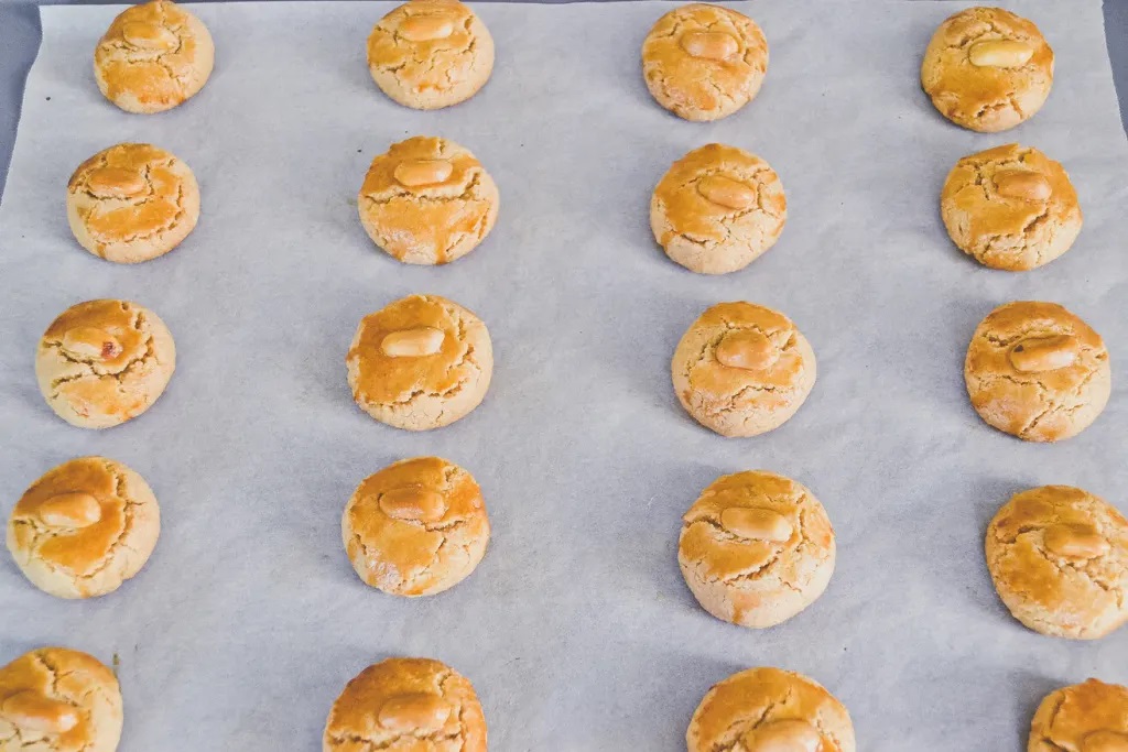 Classic Peanut Cookies