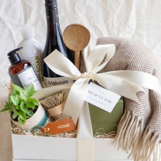 The Noteworthy Welcome home Basket 