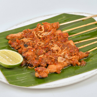 Sate Ayam saus kacang/Rica"(6 Tusuk + Lontong)