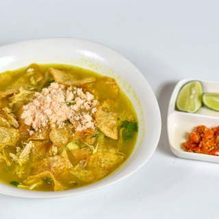 Soto Ayam (lontong/Nasi)