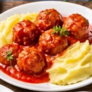 Balletjes in tomatensaus met puree