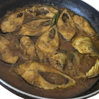 সরিষা ইলিশ ও ভূনা ইলিশ  ফুল ১ টা মাছ 