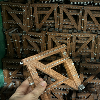 toy parts (spiked square plastic frame) (1 unit = 3 pieces)