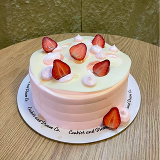 STRAWBERRY SHORT CAKE