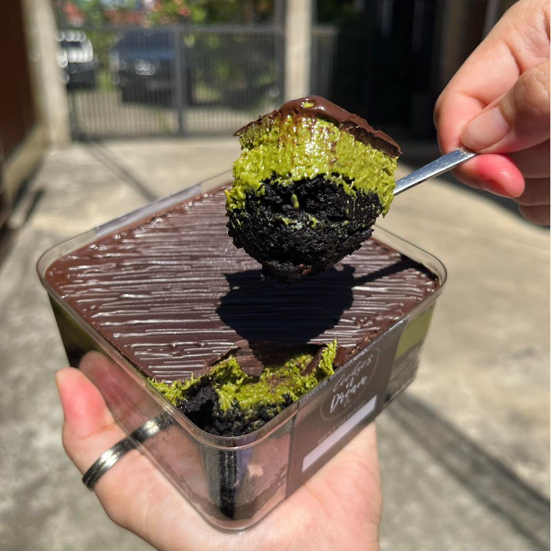 Pistachio Dream Cake 660   ( SOLD OUT )   TOMORROW AFTERNOON 5PM  AVAILABLE 