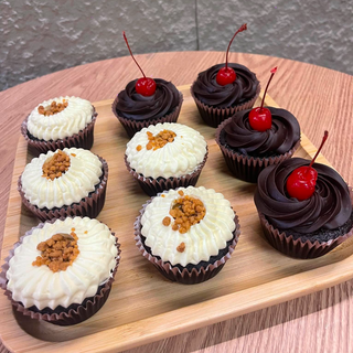 ASSORTED CUPCAKES 65 each 