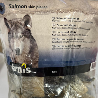 Carnis Salmon skin pieces 150 g 