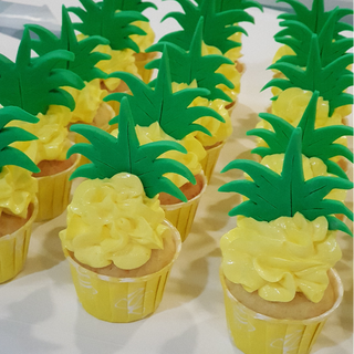 Pineapple cupcakes