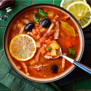 Сборная солянка мясная суп (Solyanka meat soup 500 ml)