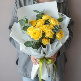 Carlina Yellow Rose Bouquet