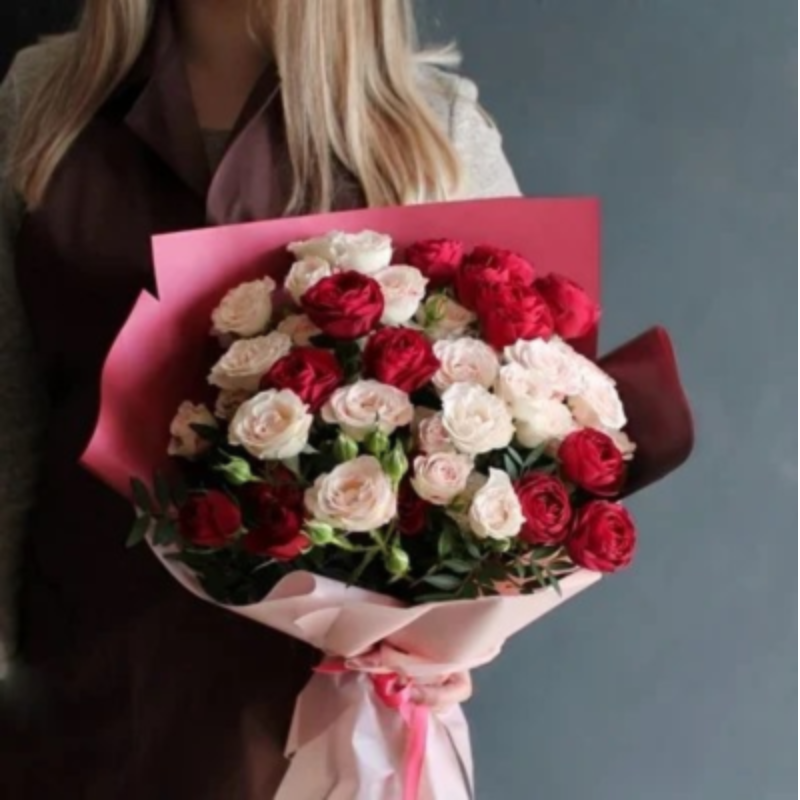 Dory Mixed Rose Bouquet