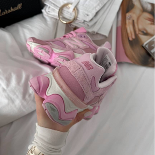 New Balance 9060 Pink
