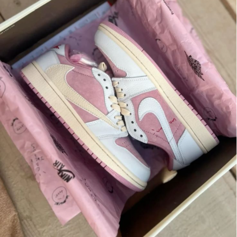 Travis Scott x Nike AJ1 Shy Pink