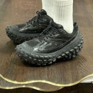 Balenciaga Bouncer C