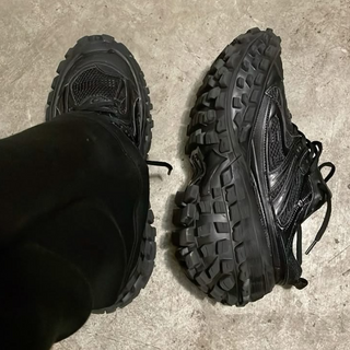 Balenciaga Bouncer C