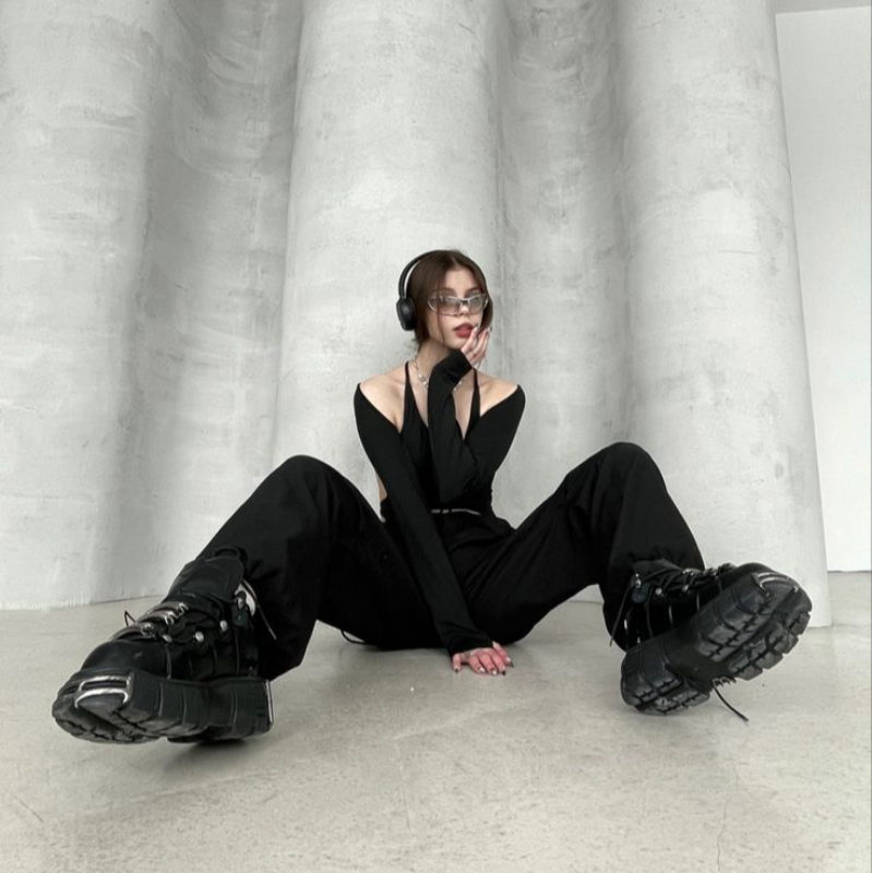 Vetements - x New Rock leather Black C