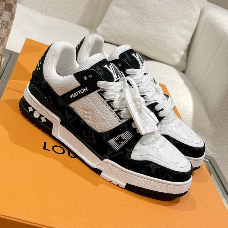 LV Trainer Black