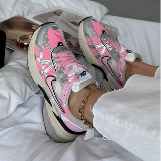 Nike V2K Run Metallic Pink