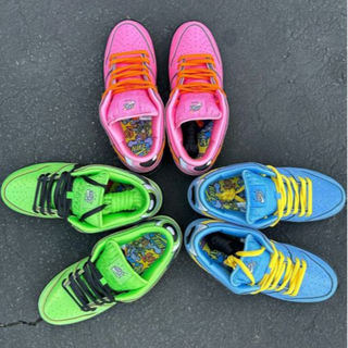 The Powerpuff Girls x Dunk Low Pro SB QS 'Bubbles' 