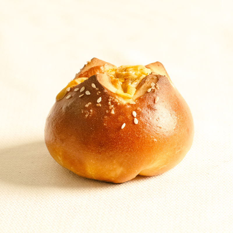 Cheesy Curry Pretzel