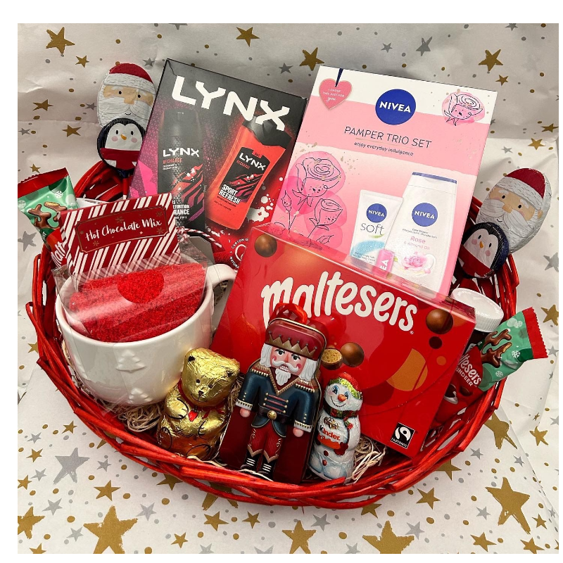 Christmas Couple Basket Main Image