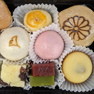 Assorted Manju (10 Pieces)