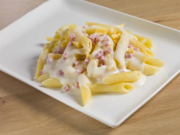 Macaroni met ham en kaas