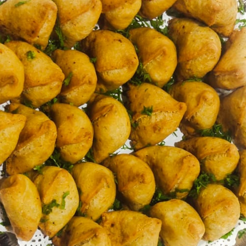 سمبوسة هندية بالبطاطس حارة    Indian samosas with potatoes, spicy  Main Image