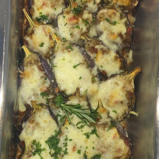 میني باذنجان بحشوة الحلوم Mini eggplant stuffed with halloumi