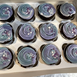 Cupcakes - to match your cake/ theme/ whatever you wish 